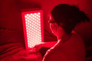 ¿Con qué frecuencia debe hacerse la terapia de luz roja?